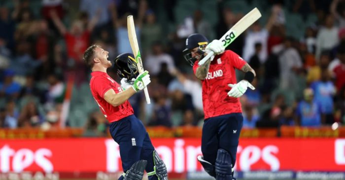 टी 20 विश्व कप 2022: एलेक्स हेल्स, जोस बटलर की तूफ़ानी बल्लेबाज़ी के आगे उड़ा भारत; इंग्लैंड पहुंची फाइनल में