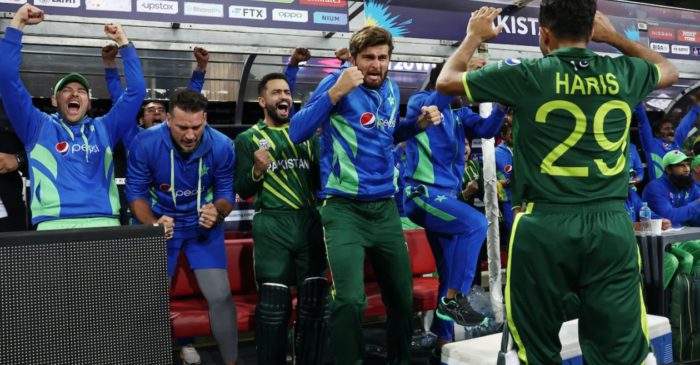 न्यूजीलैंड को 7 विकेट से हराकर टी20 वर्ल्ड कप फाइनल में पहुंचा पाकिस्तान