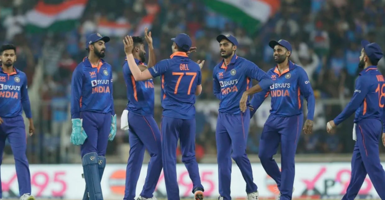 भारत ने आखरी वनडे में श्रीलंका को रिकॉर्ड अंतर से हराया; 3-0 से श्रृंखला की अपने नाम