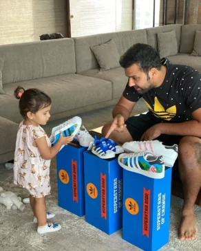 Rohit sharma with his daughter