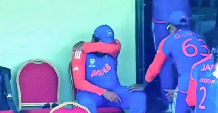 Watch: इंग्लैंड को हराकर फाइनल में पहंचा भारत तो रोने लगे रोहित शर्मा! खूब वायरल हो रहा भारतीय कप्तान का वीडियो