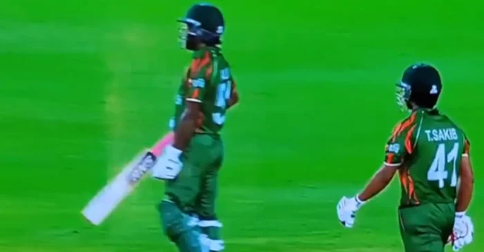 VIDEO: टी20 वर्ल्ड कप में नियमों की सरेआम उड़ाई जा रही धज्जियां, बांग्लादेशी खिलाड़ी की करतूत देख आप हो जाएंगे हैरान