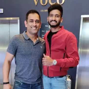 khaleel ahmed with ms dhoni