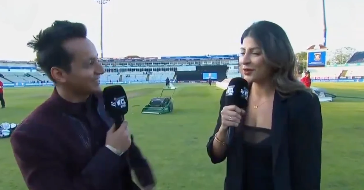“मैं तुम्हें प्रपोज़ करने जा रहा हूँ…”: WCL के मालिक ने लाइव टेलीकास्ट के दौरान एंकर करिश्मा कोटक को चौंकाया